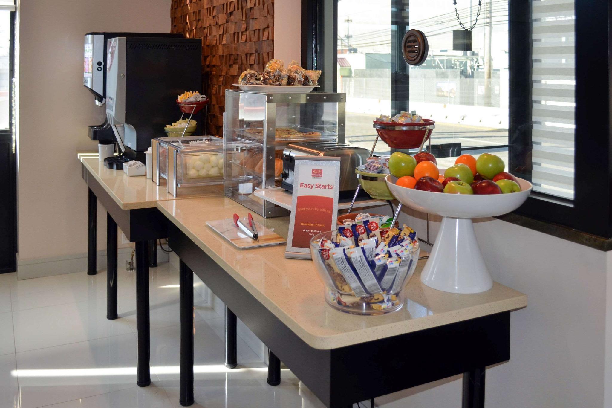 อีโคโน ลอดจ์ เมดโดว์แลนด์ แอท อเมริกันดรีม Hotel คาร์ลสตัดต์ ภายนอก รูปภาพ